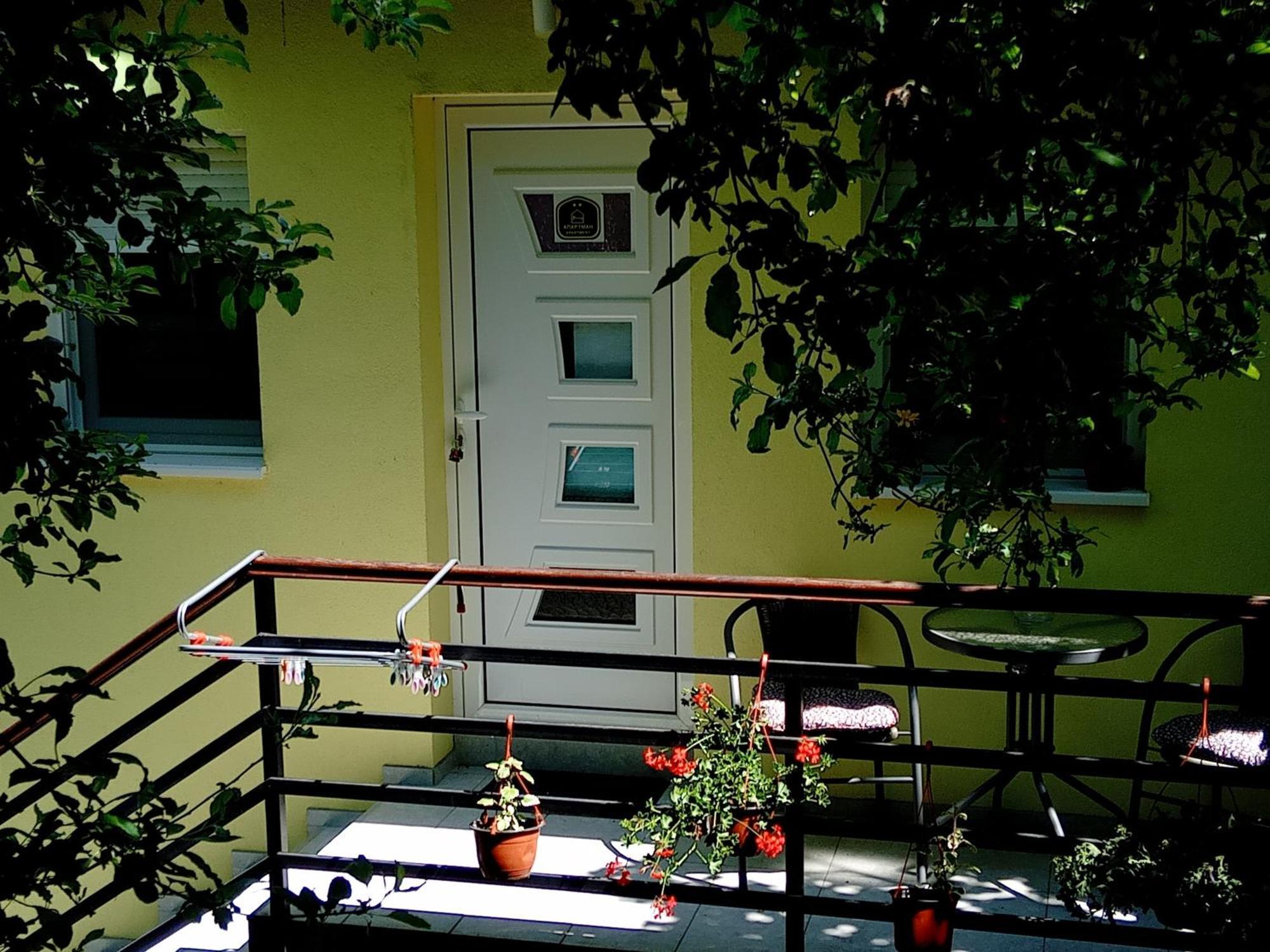 Lux Snezana Apartment Vrdnik Exterior foto